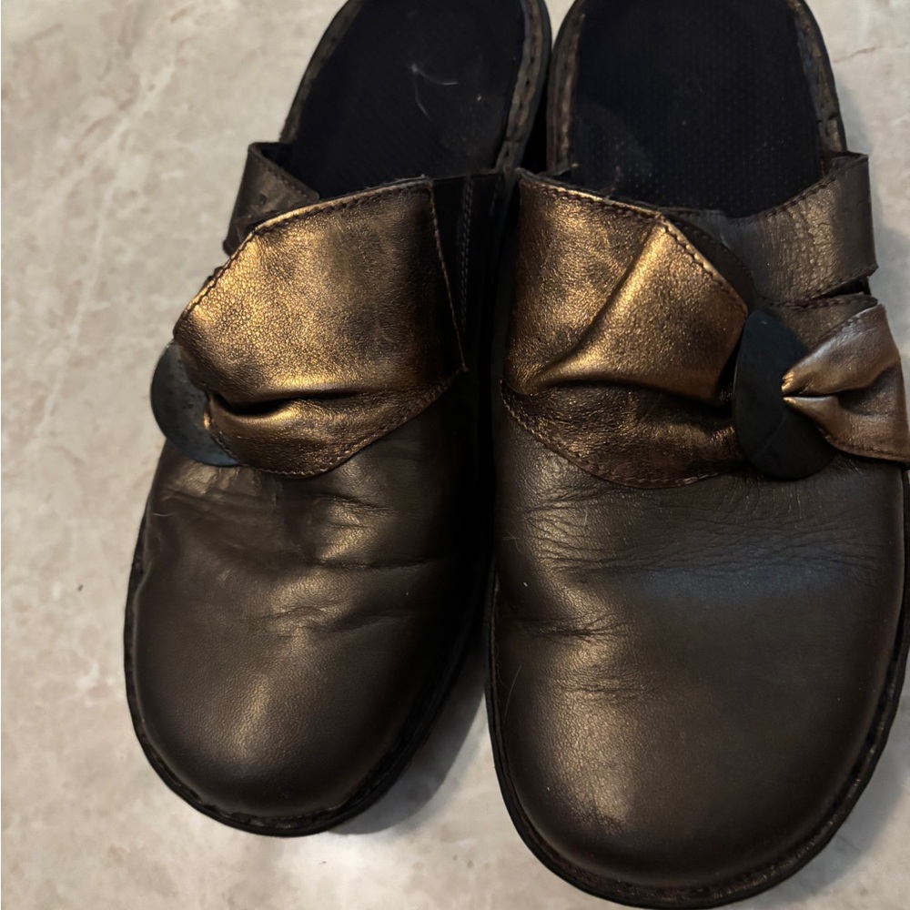 Naot Black Sole Shoes